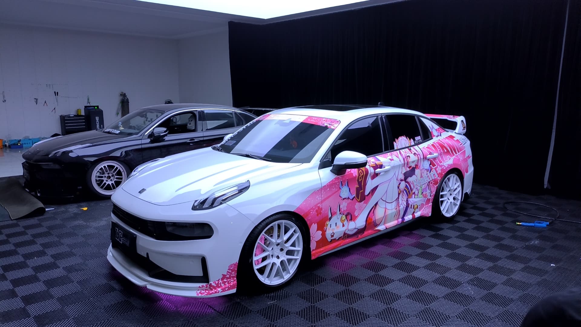 Was kostet eine Autofolierung – Besonders im Anime-Stil