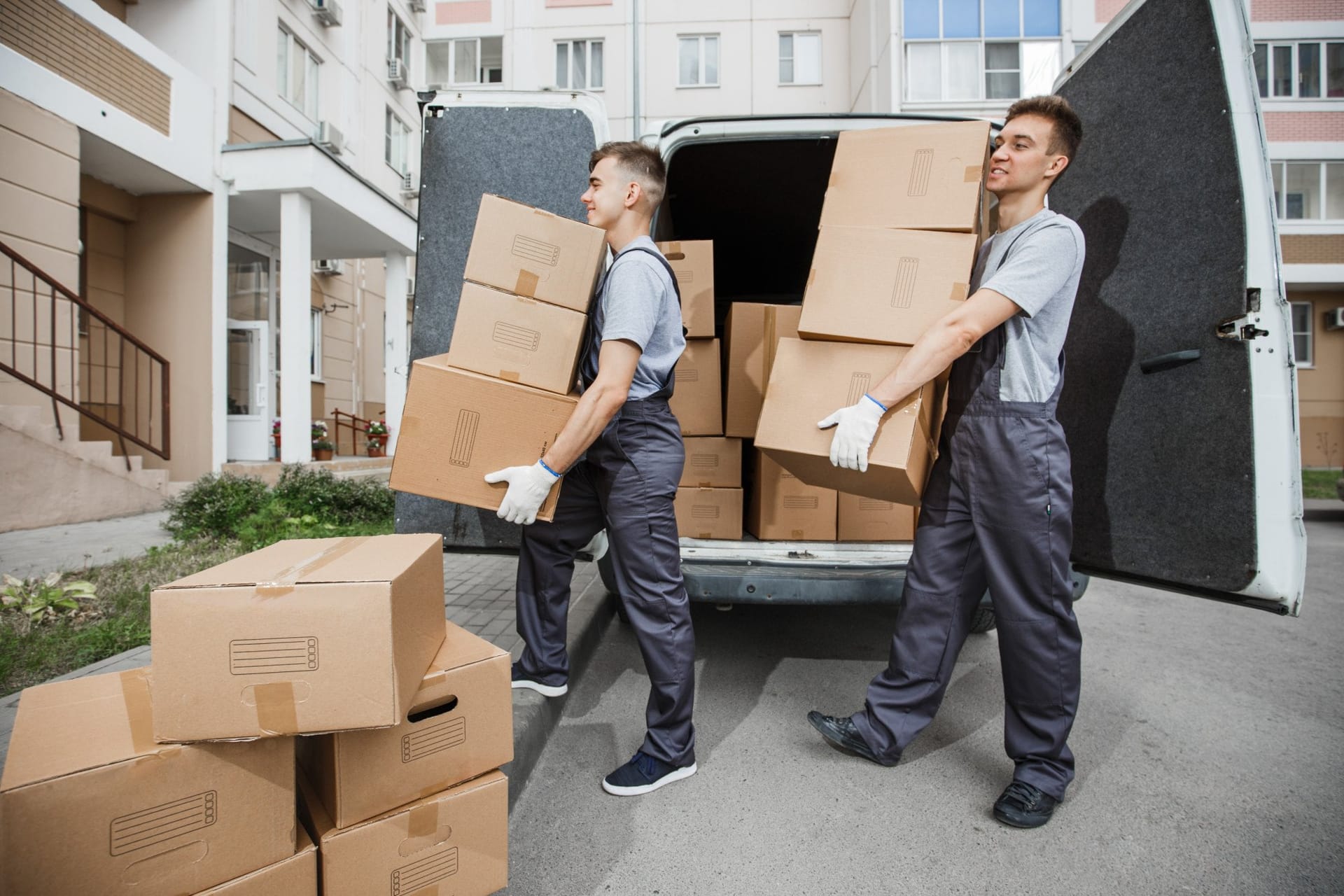 e Zusammenarbeit mit Speditionen in der Nähe können wir dir die besten Preise und schnellste Lieferung bieten.