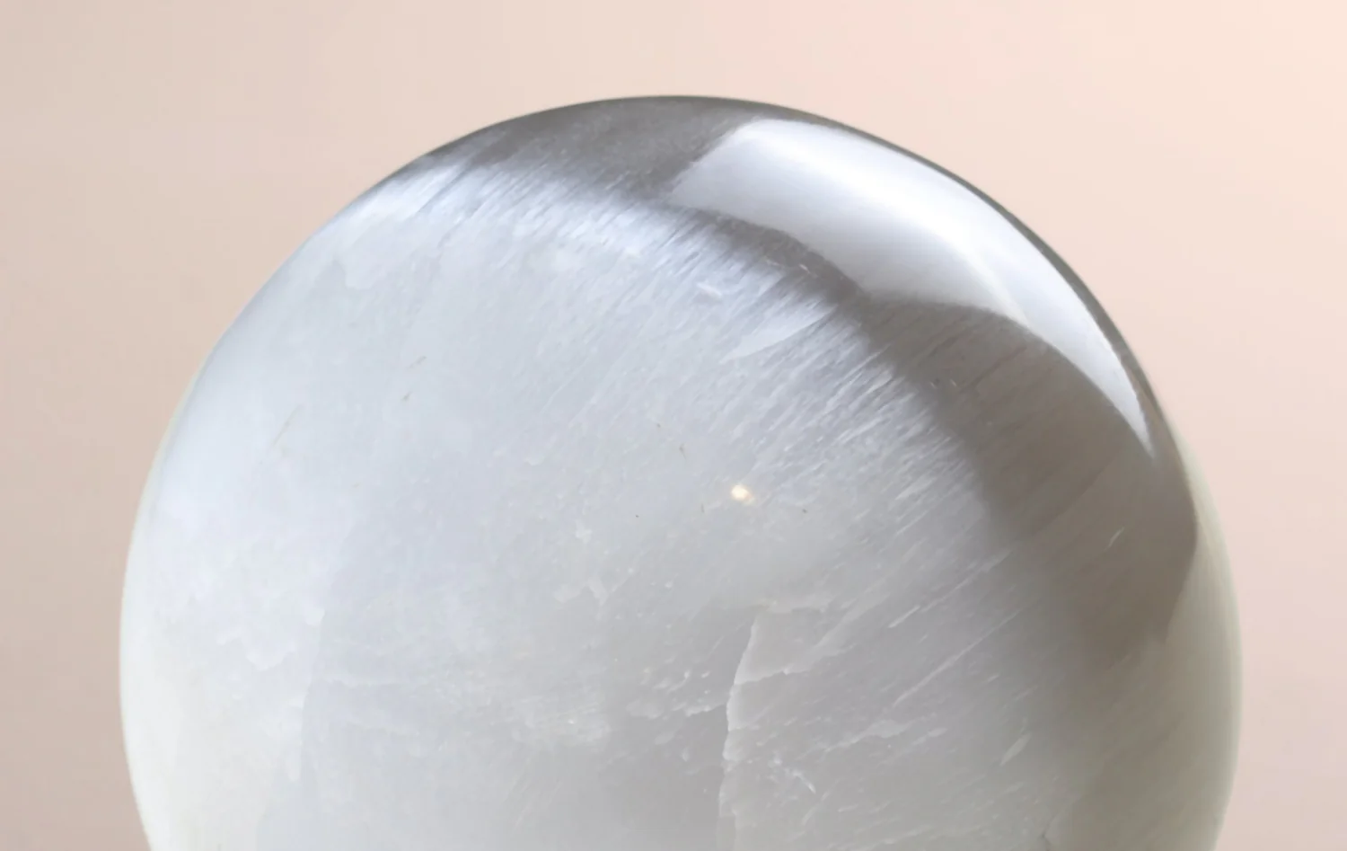 Selenit Heilsteine: Energievolle Begleiter im Alltag