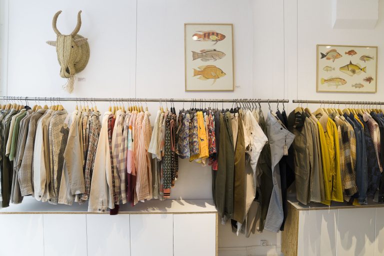 How-to-buy-wholesale-clothing_hero